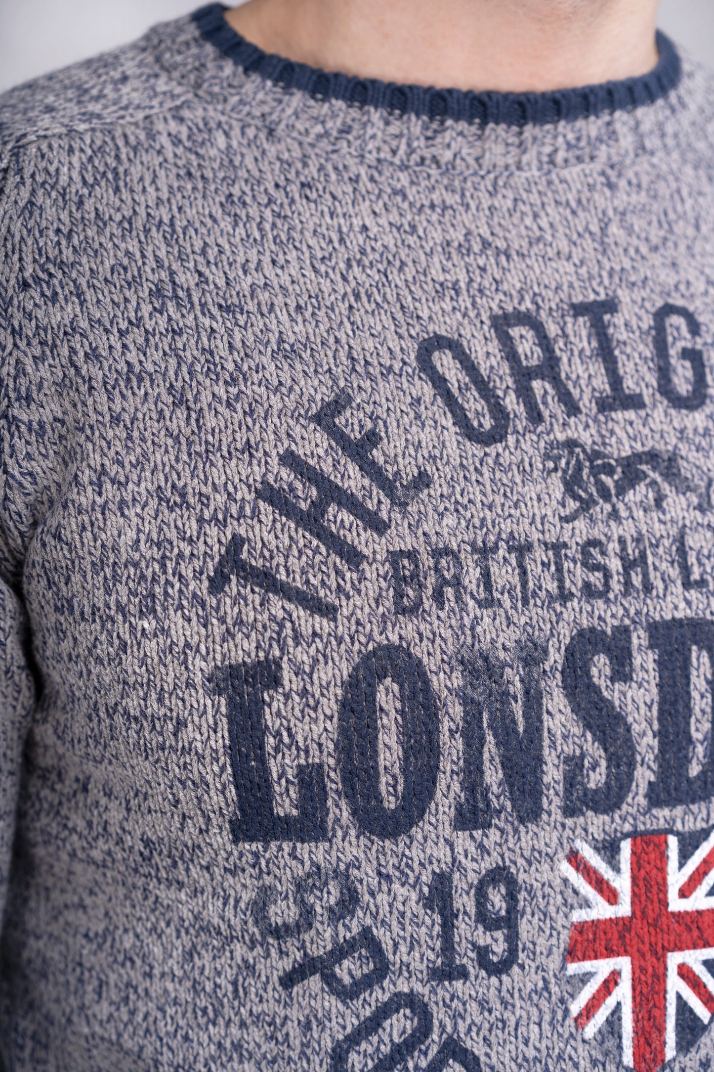 Lonsdale gestrickter Pullover in klassischem Design, mit Rundhalsausschnitt und Rippbündchen an Ärmeln und Saum – aus weichem Strickmaterial