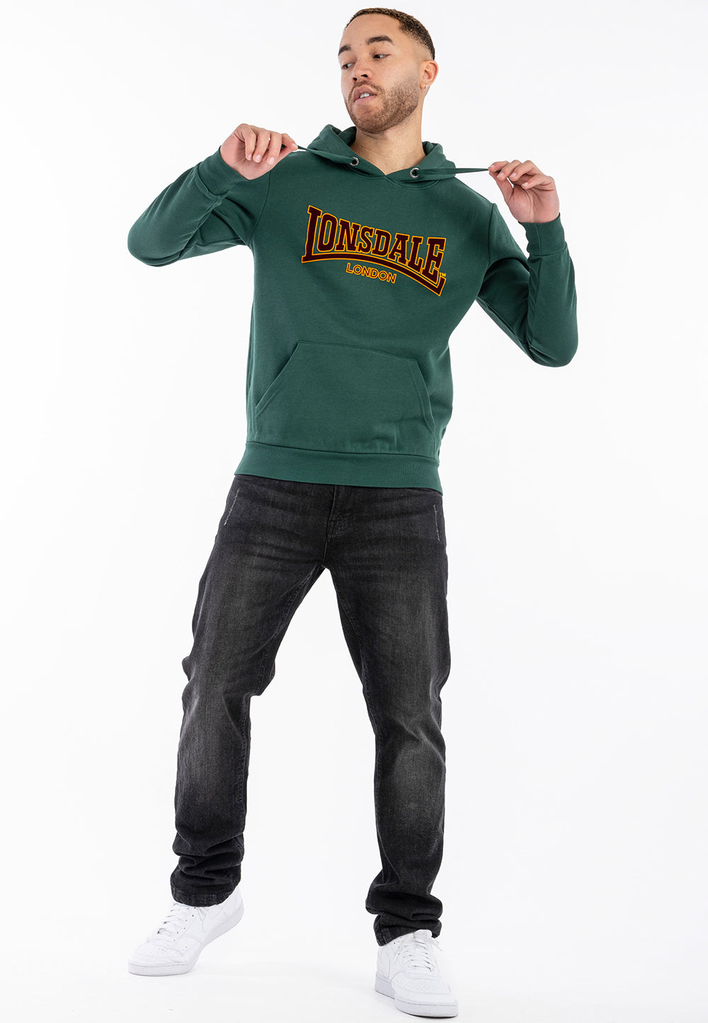 Lonsdale Kapuzensweatshirt in klassischem Design mit Frontprint, Kängurutasche und verstellbarer Kapuze – sportlich-lässig und bequem