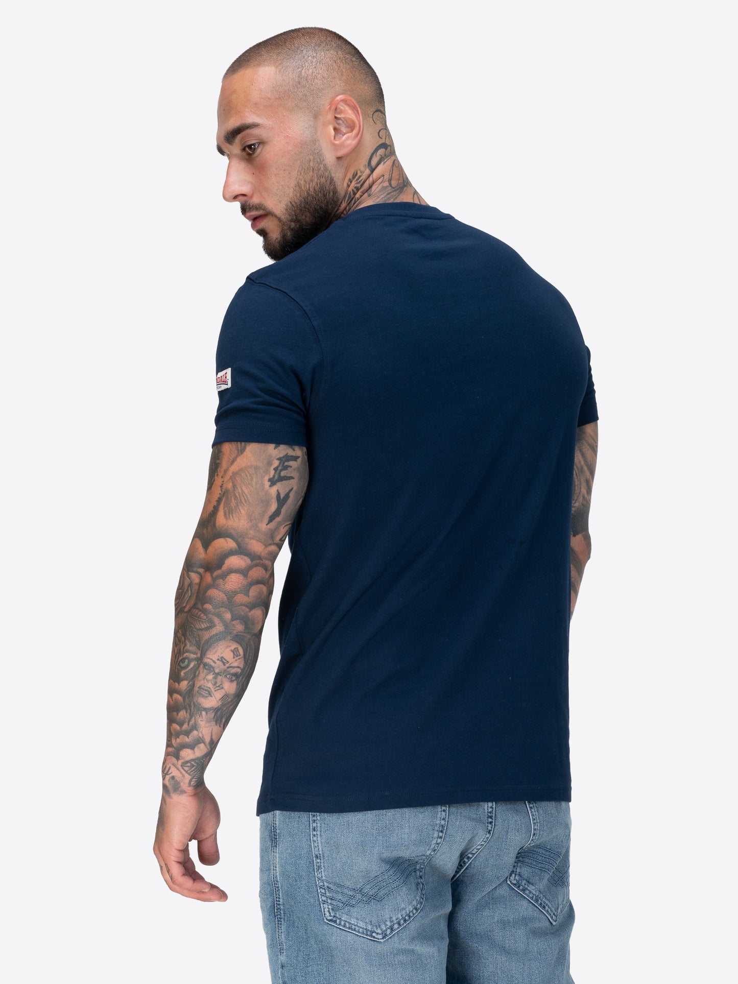 Lonsdale T-Shirt aus schwerem Jersey mit Logo-Print vorn und kleinen Ärmel-Details wie Union Jack