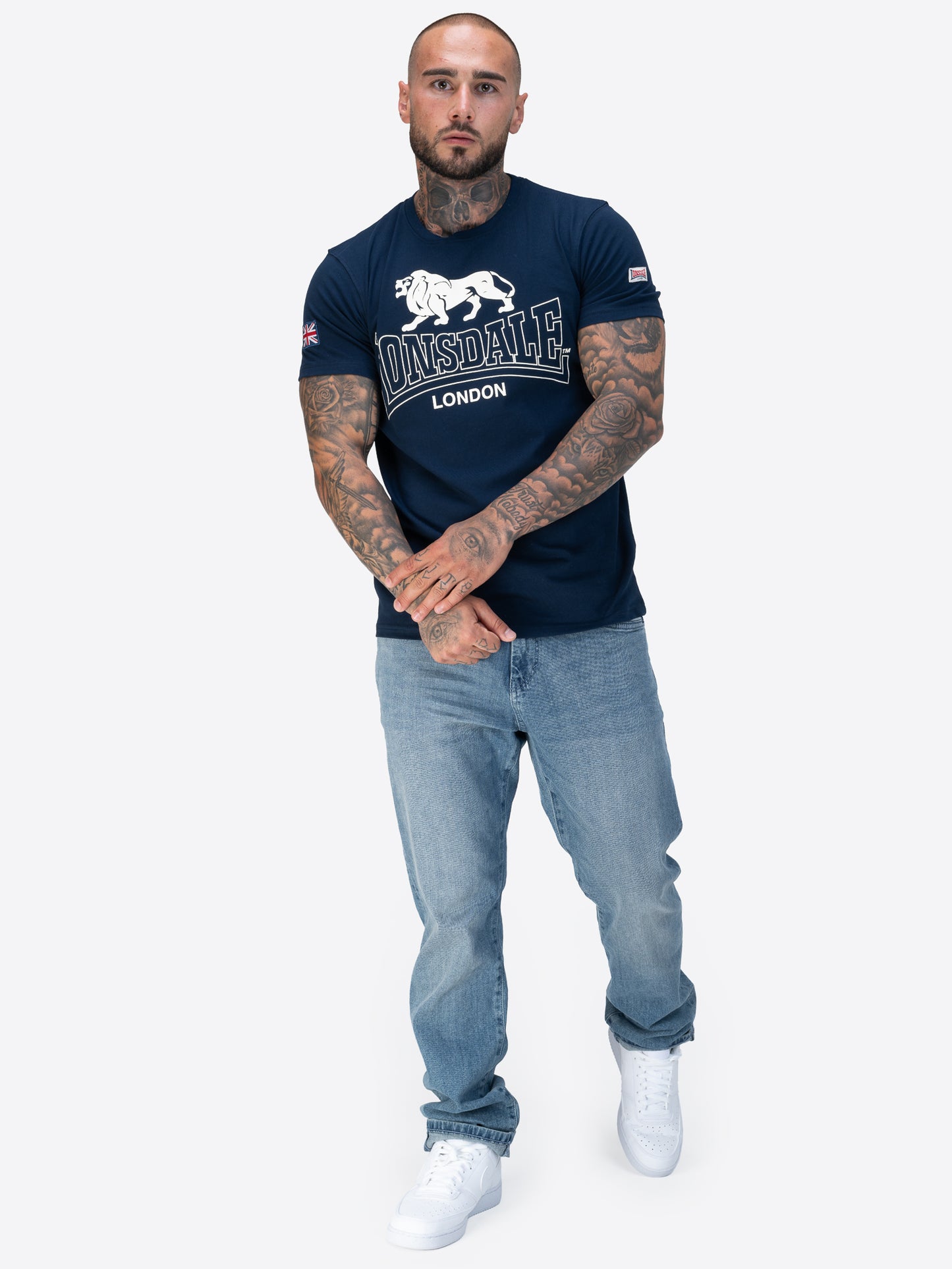 Lonsdale T-Shirt aus schwerem Jersey mit Logo-Print vorn und kleinen Ärmel-Details wie Union Jack