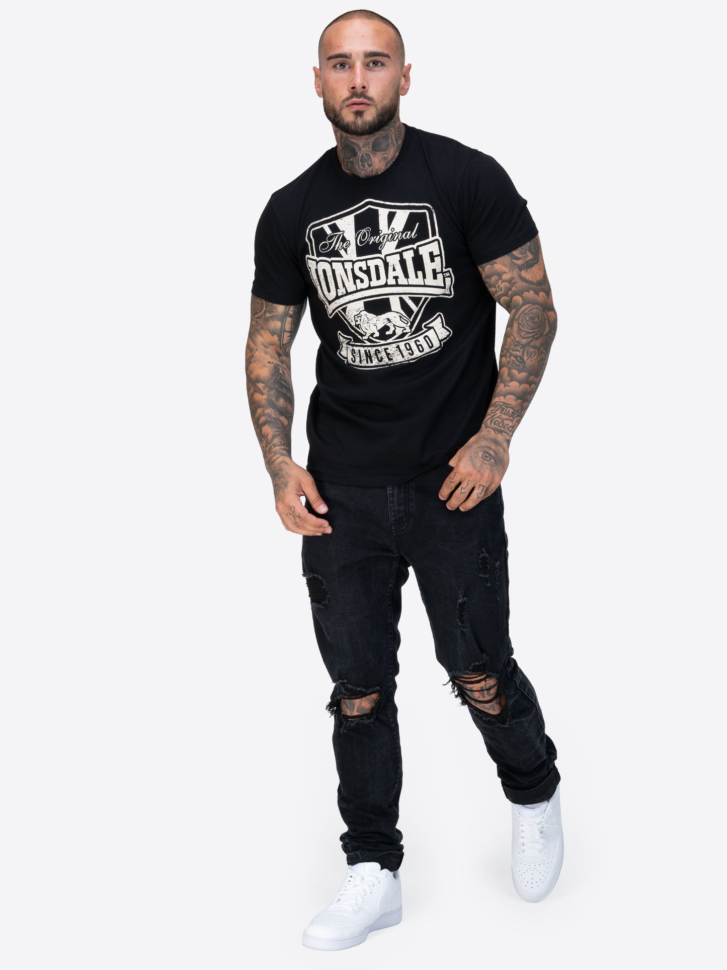 Lonsdale T-Shirt aus schwerem Jersey mit Logo-Print vorn und kleinen Ärmel-Details wie Union Jack