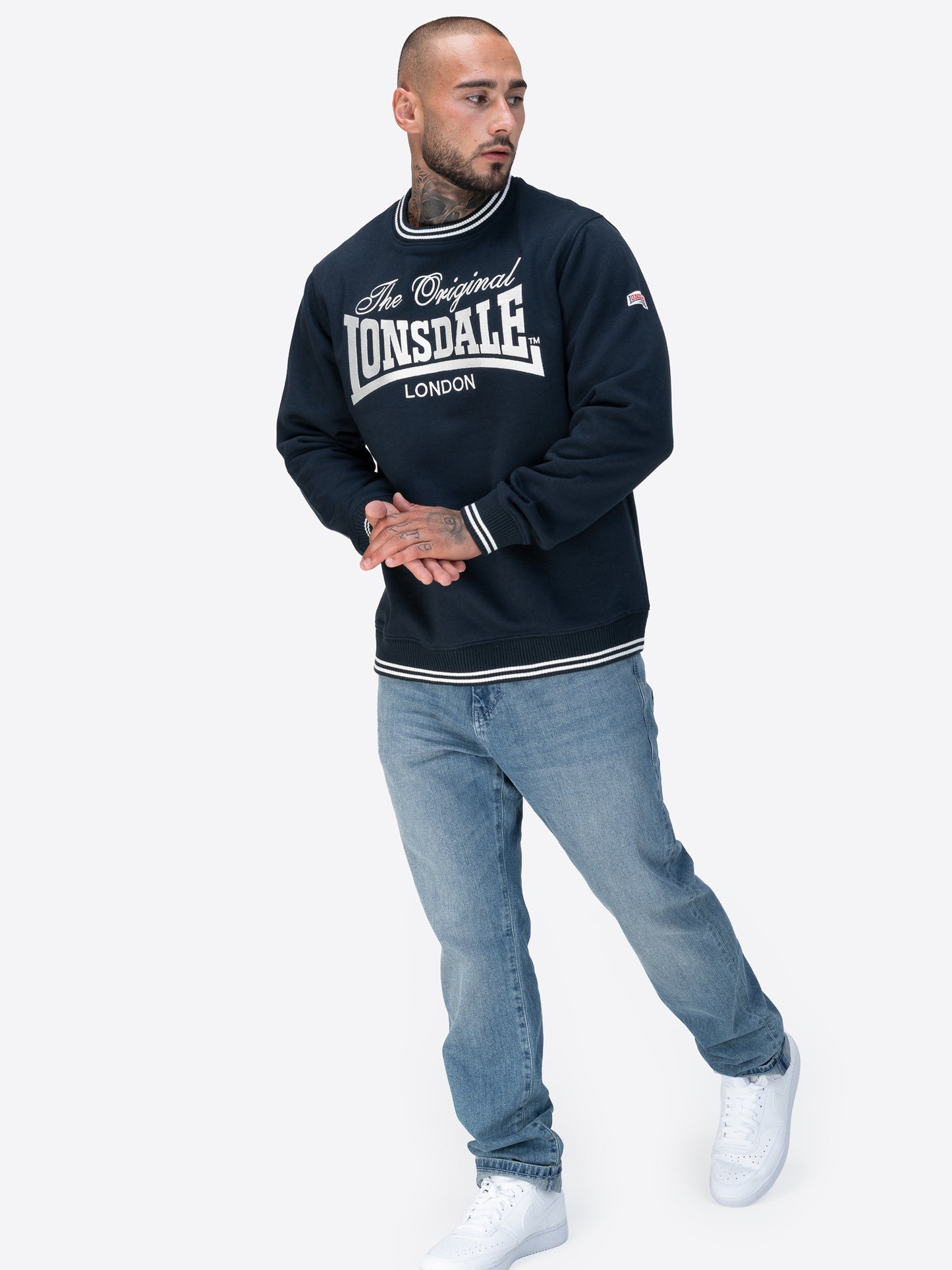 Lonsdale Sweatshirt mit grosser Logo-Stickerei, Rippbündchen und Logo-Label am linken Ärmel