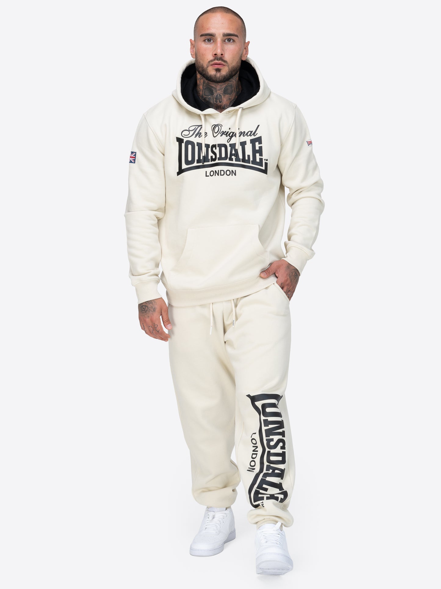 Lonsdale Hoodie mit 3D-Logo, Fronttasche und Logo-Details auf den Ärmeln