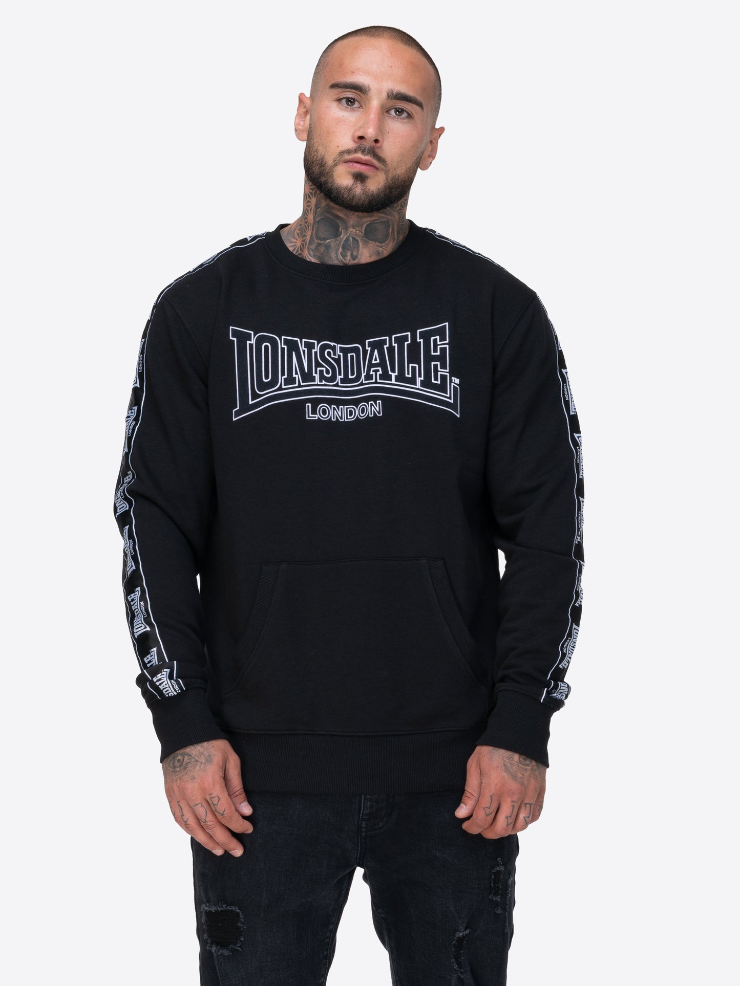 Lonsdale Sweatshirt mit Rundhals, Brust-Flockdruck, Schulter- und Ärmel- Webband, Union Jack-Label an der Seite