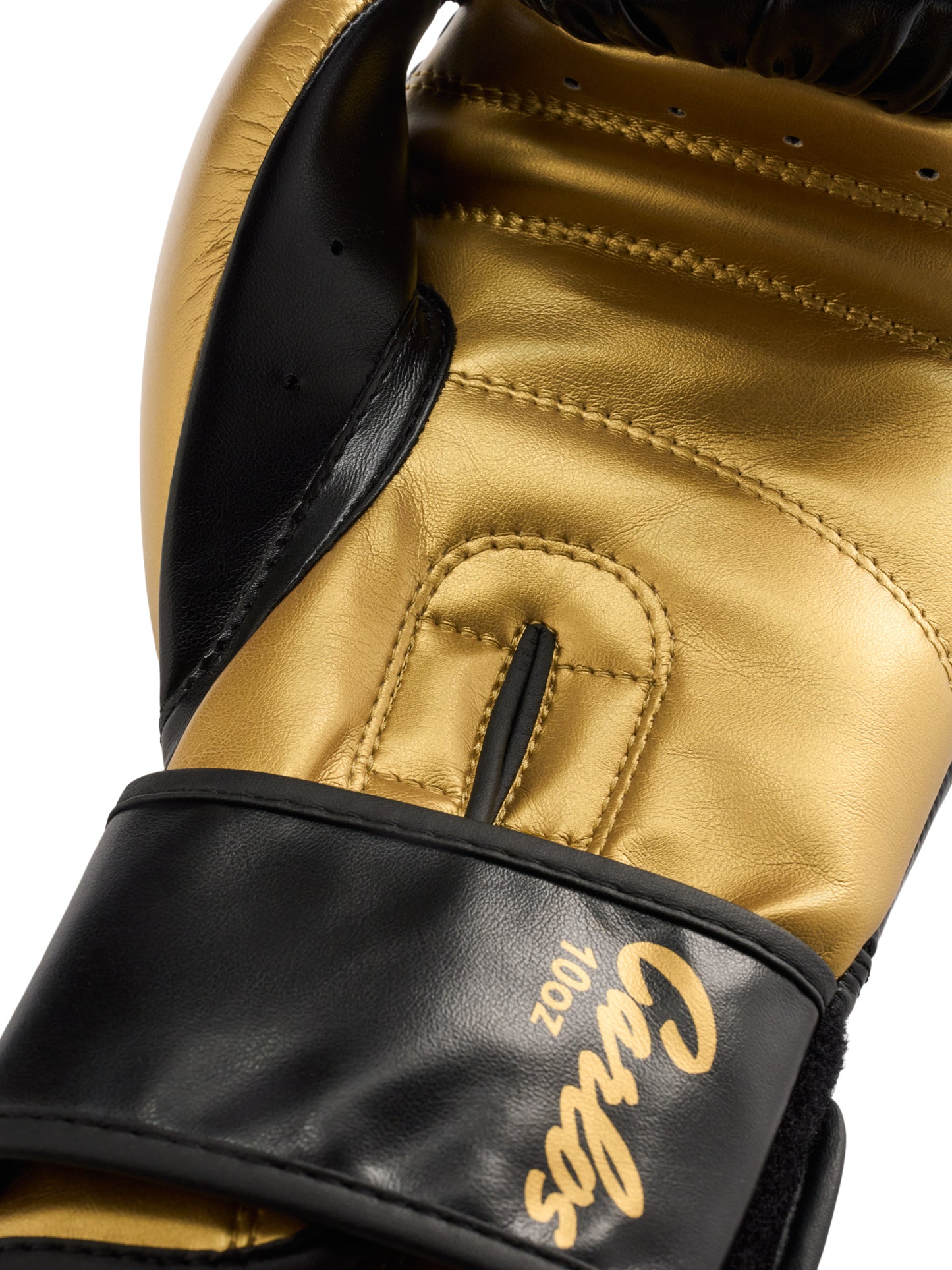 BENLEE Carlos Boxhandschuhe Nina Meinke Edition in Schwarz-Gold mit grossem M-Logo.
