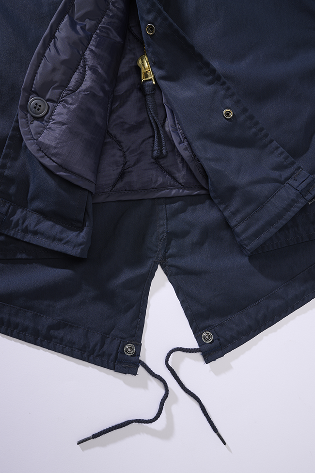 Der Brandit Fishtail Parka Navy bietet Wärme, Komfort und zeitlosen Style. Mit Thermofutter, Kapuze und funktionalen Taschen ideal für Freizeit und Outdoor.