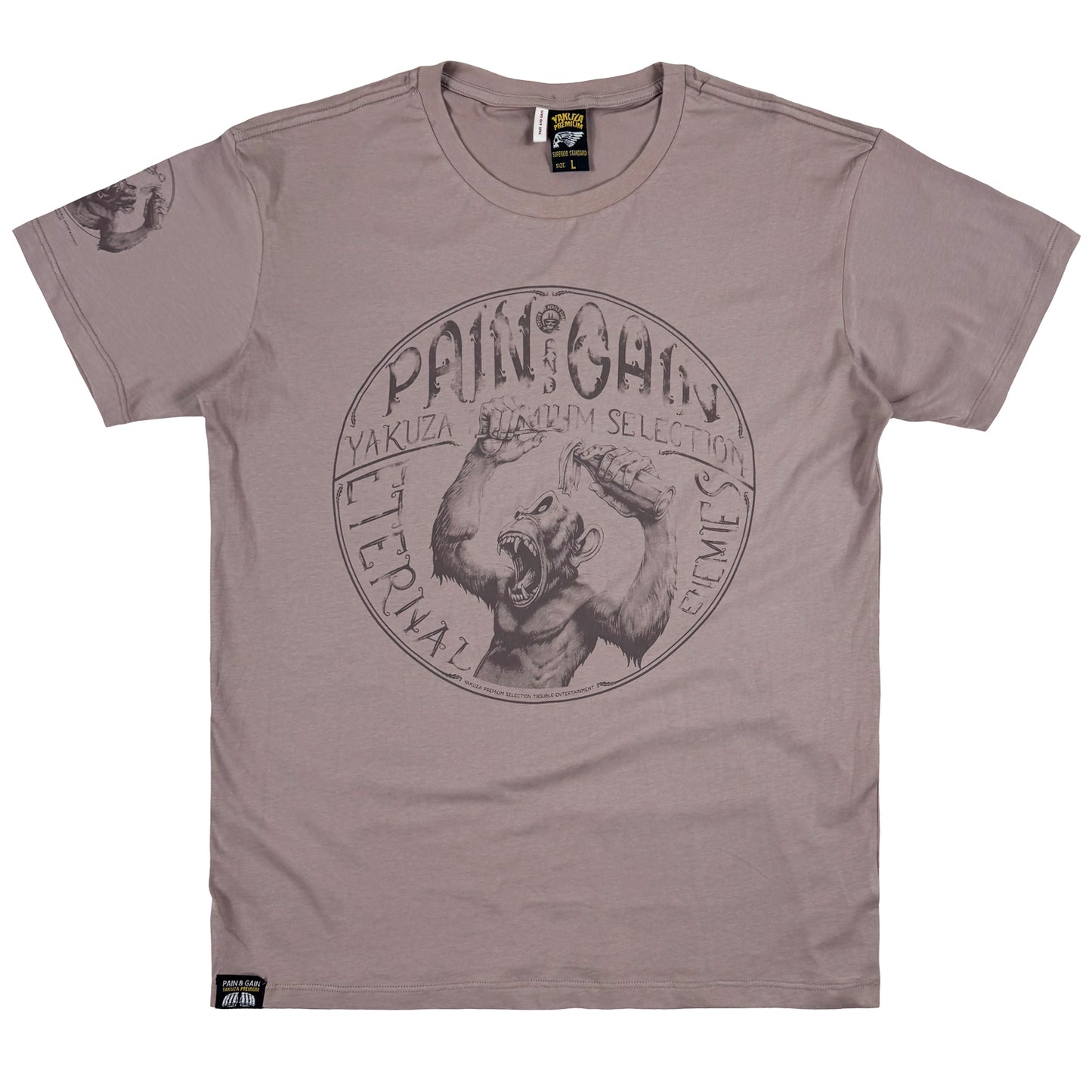Yakuza Premium T-Shirt 3902 in hellrose mit grossem Frontprint im Tattoo-Stil und markantem Schriftzug auf dem Rücken – Herren Streetwear