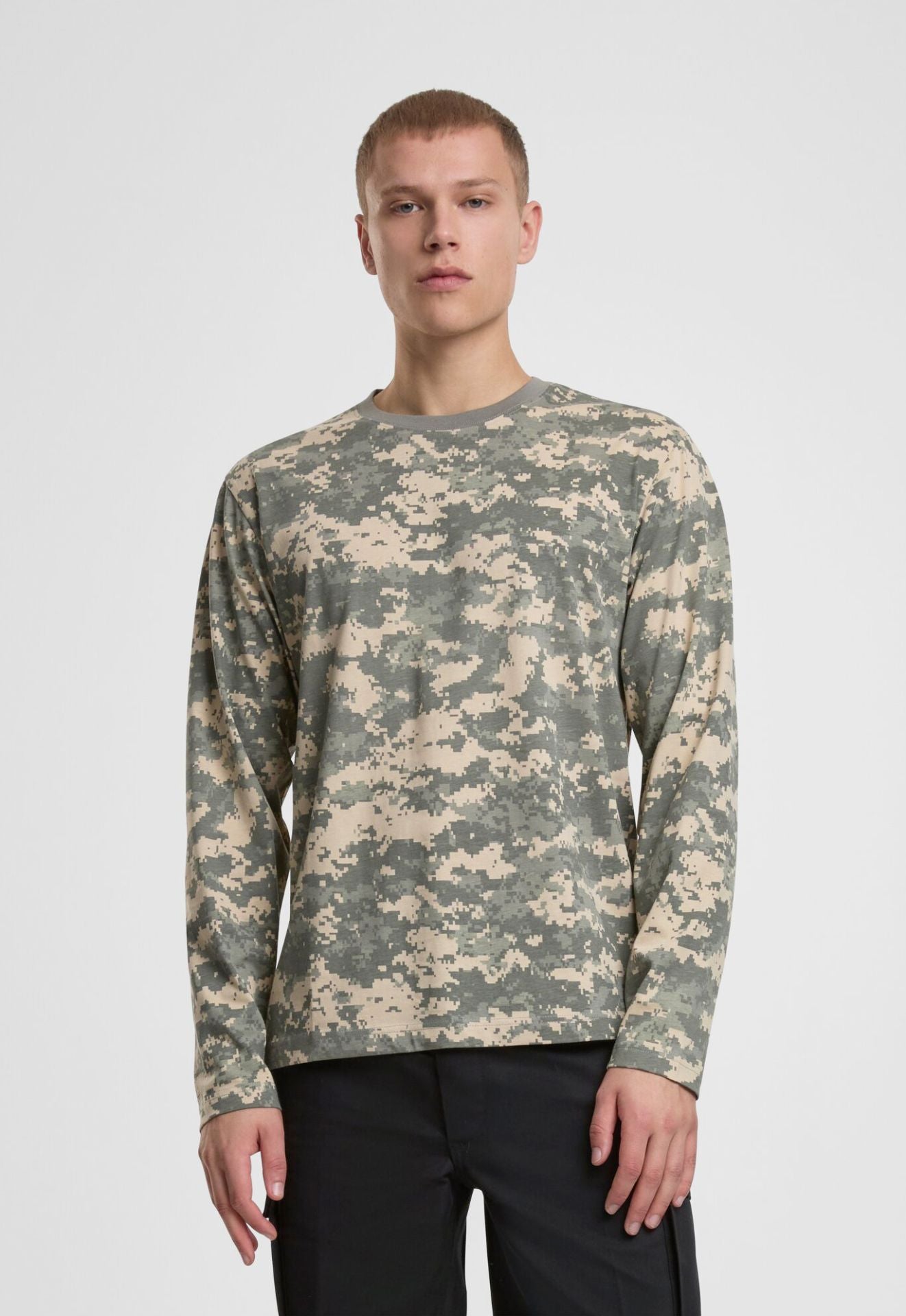 BRANDIT Premium Longsleeve T-Shirt At Digital