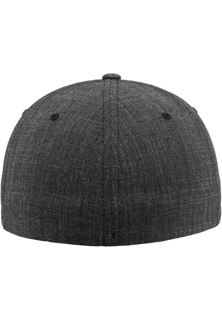 Rückansicht der dunkelgrauen Flexfit Fine Melange Cap mit komplett geschlossenem, elastischem Hinterkopfbereich.