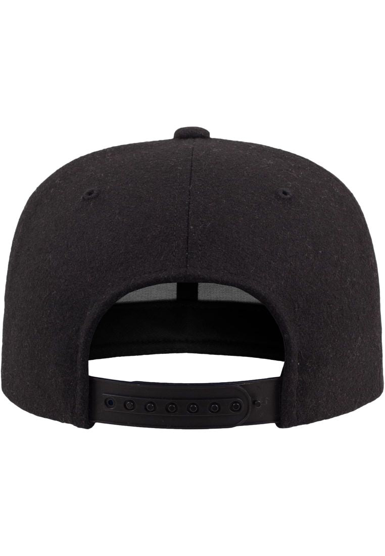 Verstellbarer Plastikverschluss der dunkelgrauen Flexfit Snapback Cap