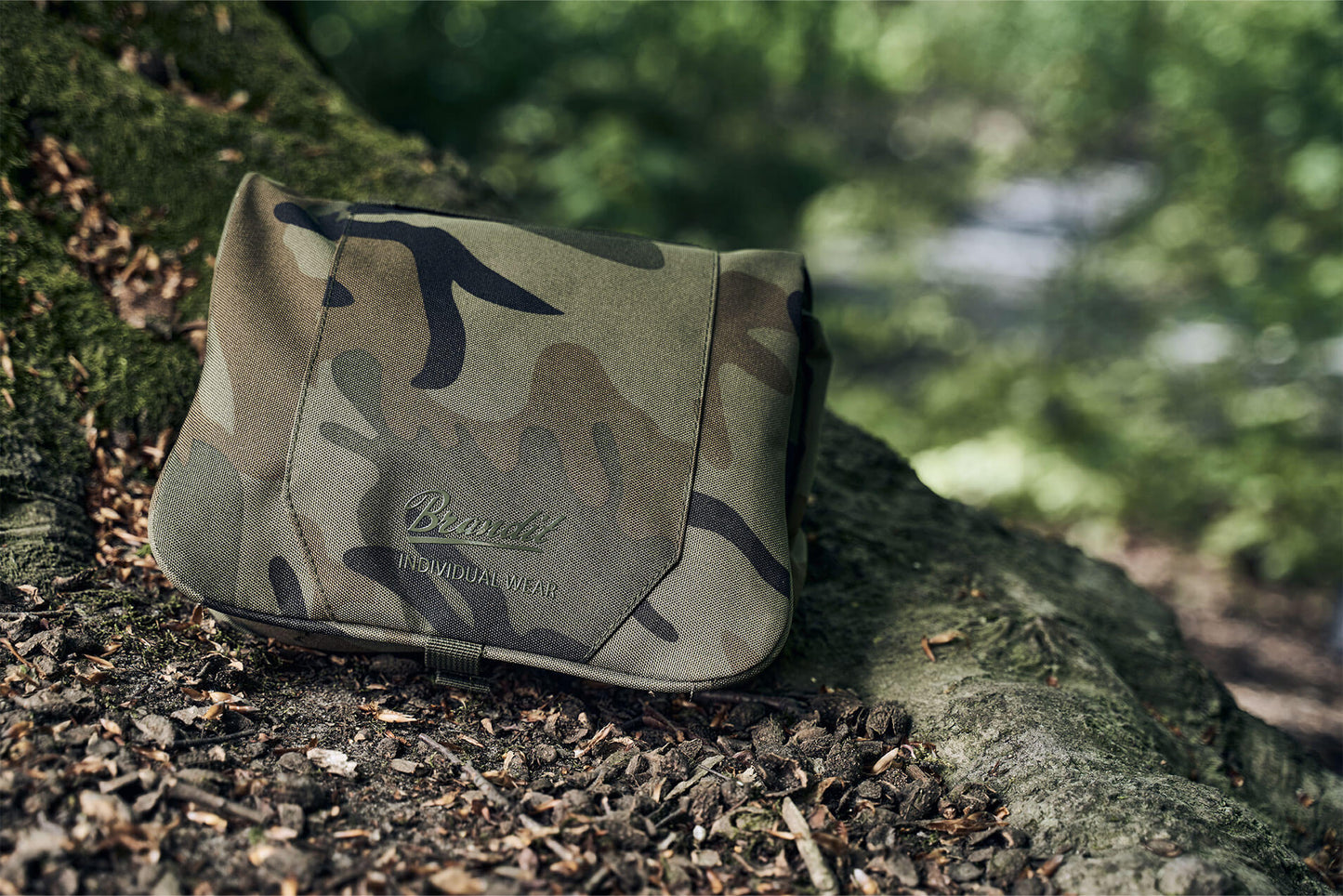 Brandit Wear Toiletry Bag Large dark camo