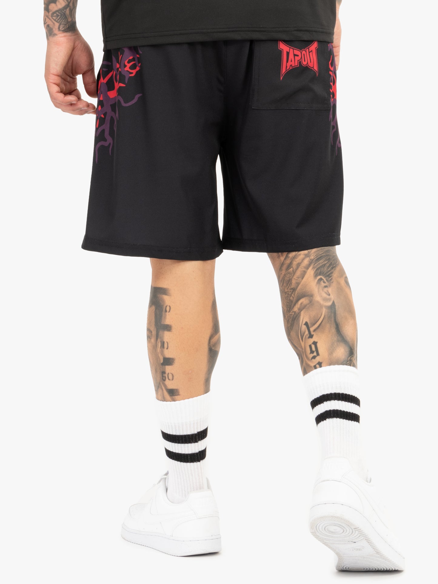Tapout 940086 Taproot Shorts Schwarz/Rot/Auber