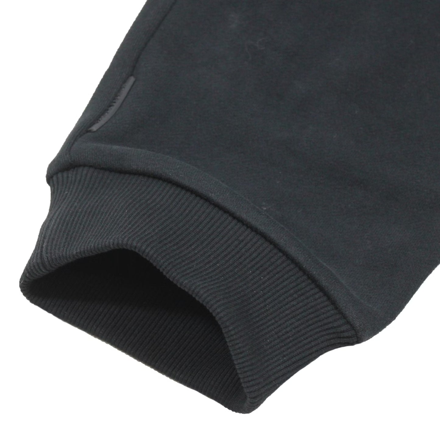 Bequeme schwarze Jogginghose für Herren mit elastischem Bund und Seitentaschen