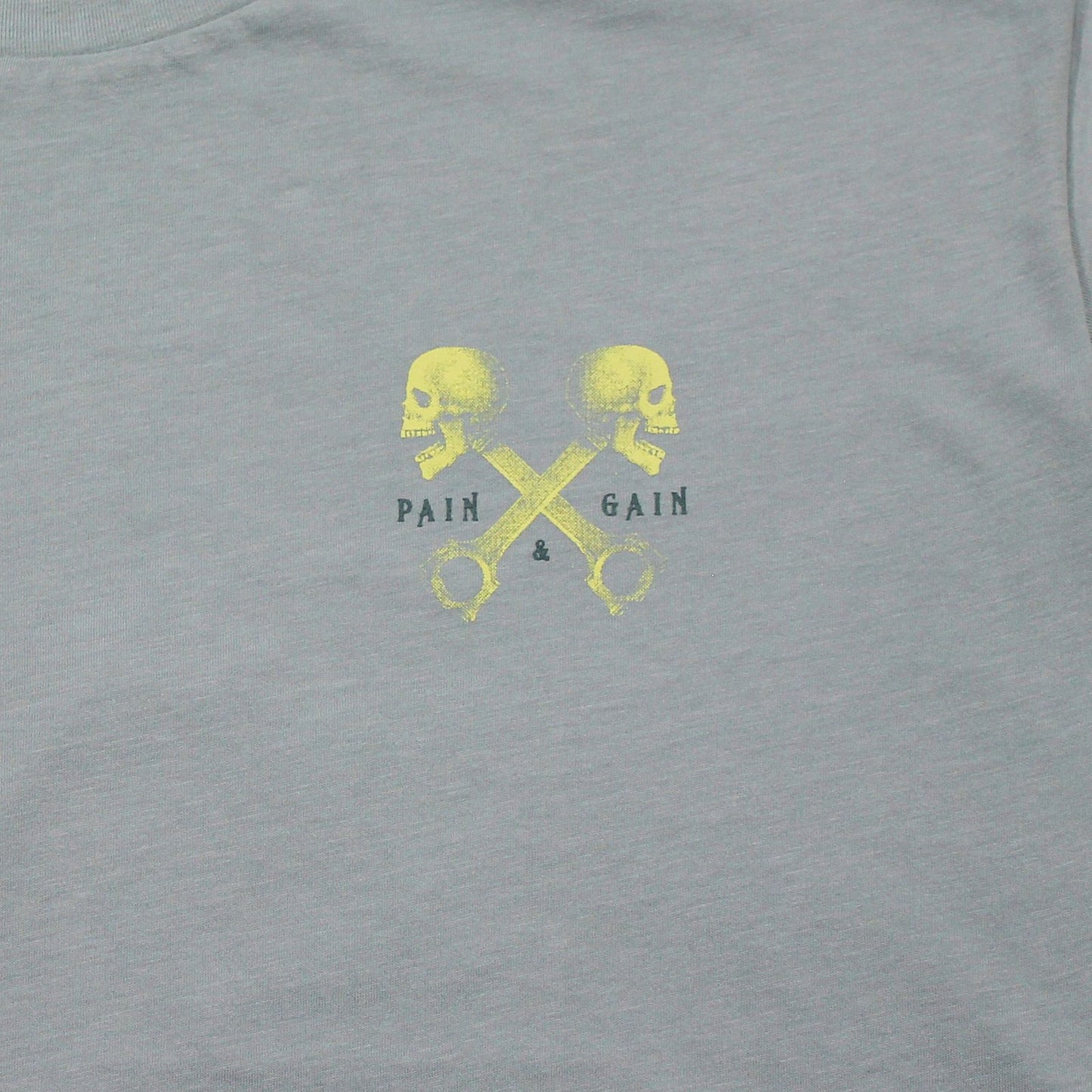 Yakuza Premium 3916 T-Shirt in aqua grau mit grossem, detailreichem Rückenprint und kleinem Frontprint auf der linken Brust.