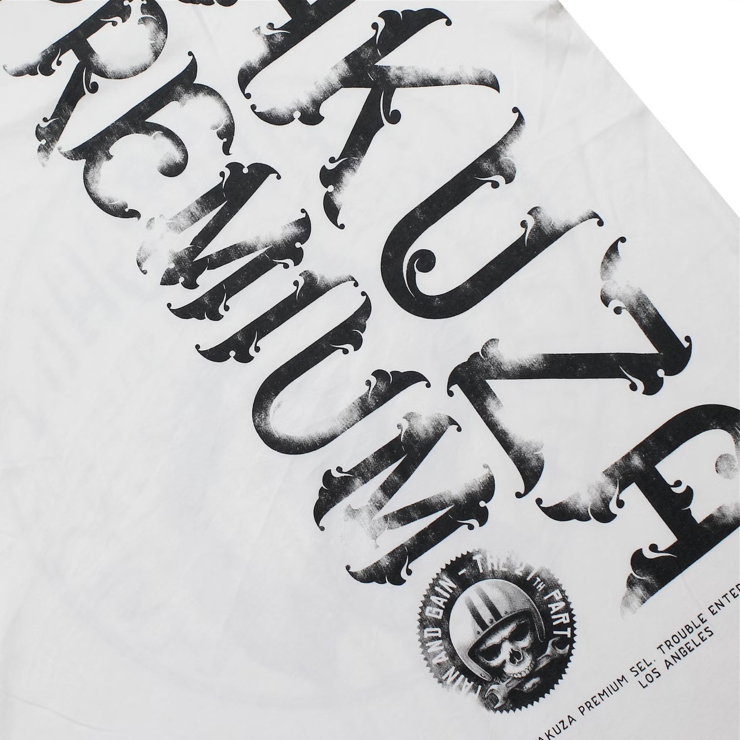 Yakuza Premium T-Shirt 3902 in natur weiss mit grossem Frontprint im Tattoo-Stil und markantem Schriftzug auf dem Rücken – Herren Streetwear