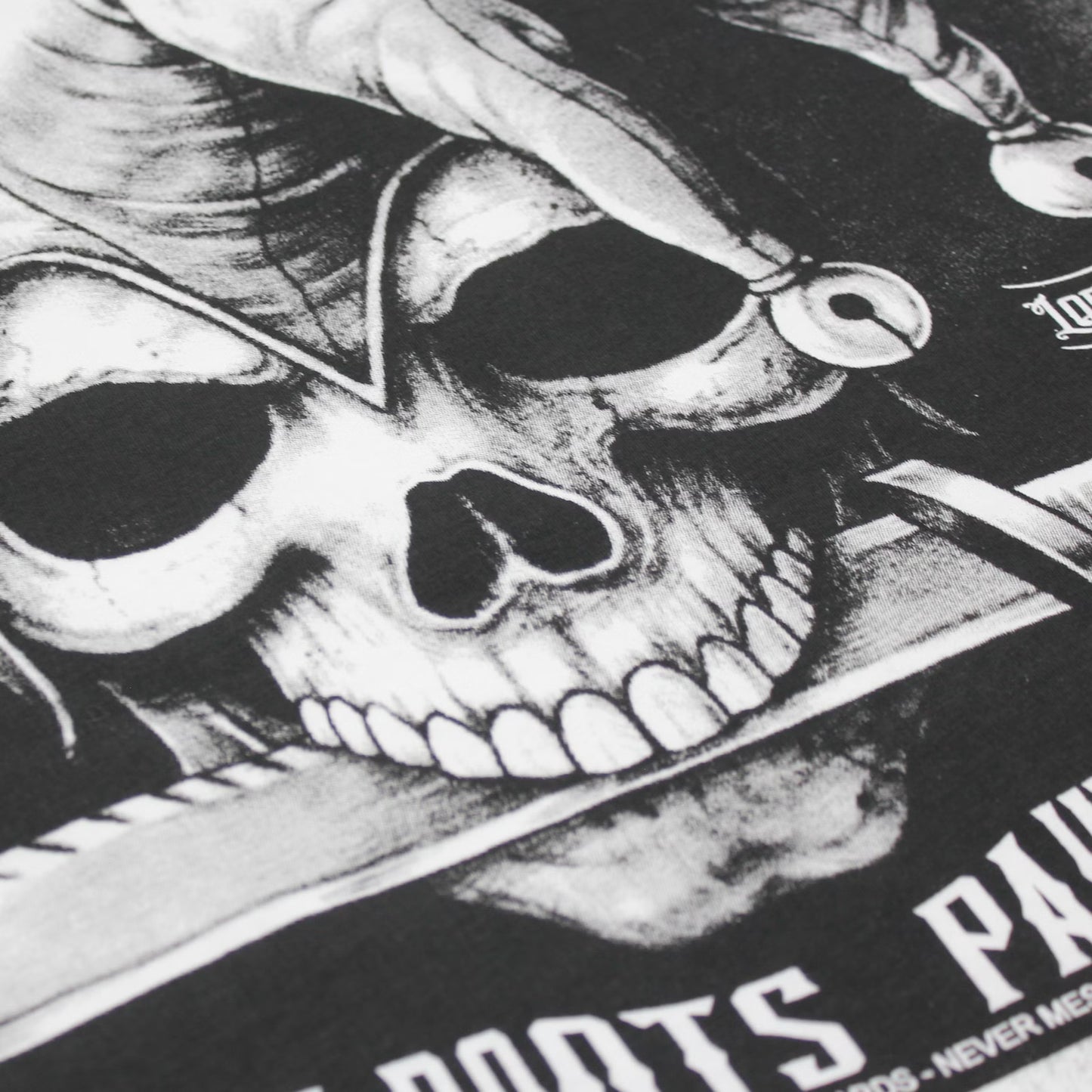 Yakuza Premium 3916 T-Shirt in natur weiss mit grossem, detailreichem Rückenprint und kleinem Frontprint auf der linken Brust