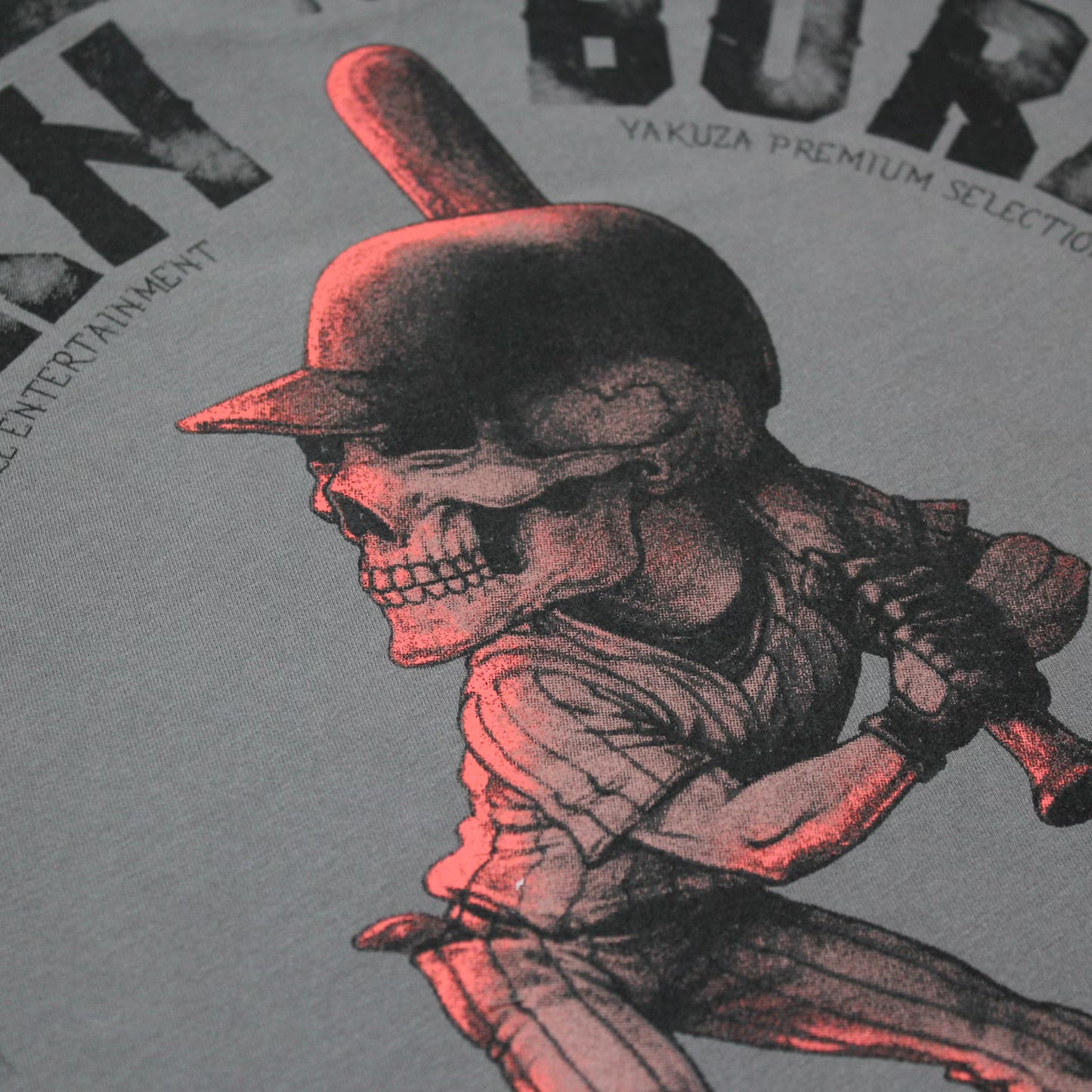 Yakuza Premium T-Shirt in Stone/Grau mit Skull-Print auf Rücken und Brust, weiche Pima-Baumwolle