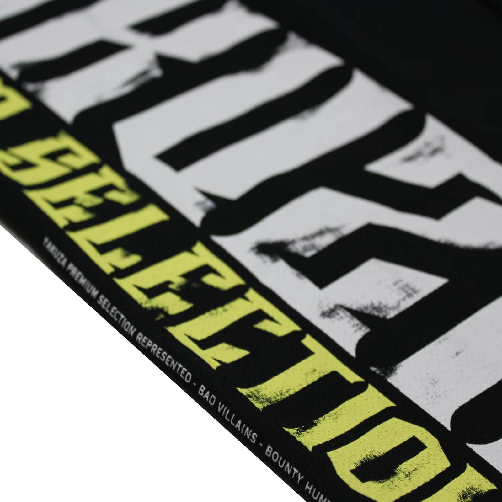 Yakuza Premium Herren Jogginghose Schwarz Detailansicht Print mit Yakuza Premium Selection Represented Bad Villains Bounty Hunter Schriftzug.