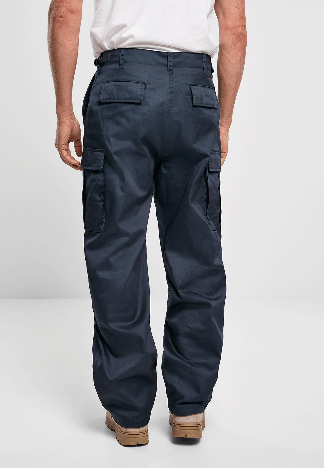 Der Allrounder: Brandit US Ranger Hose in Navy von hinten mit verschliessbaren Gesässtaschen.