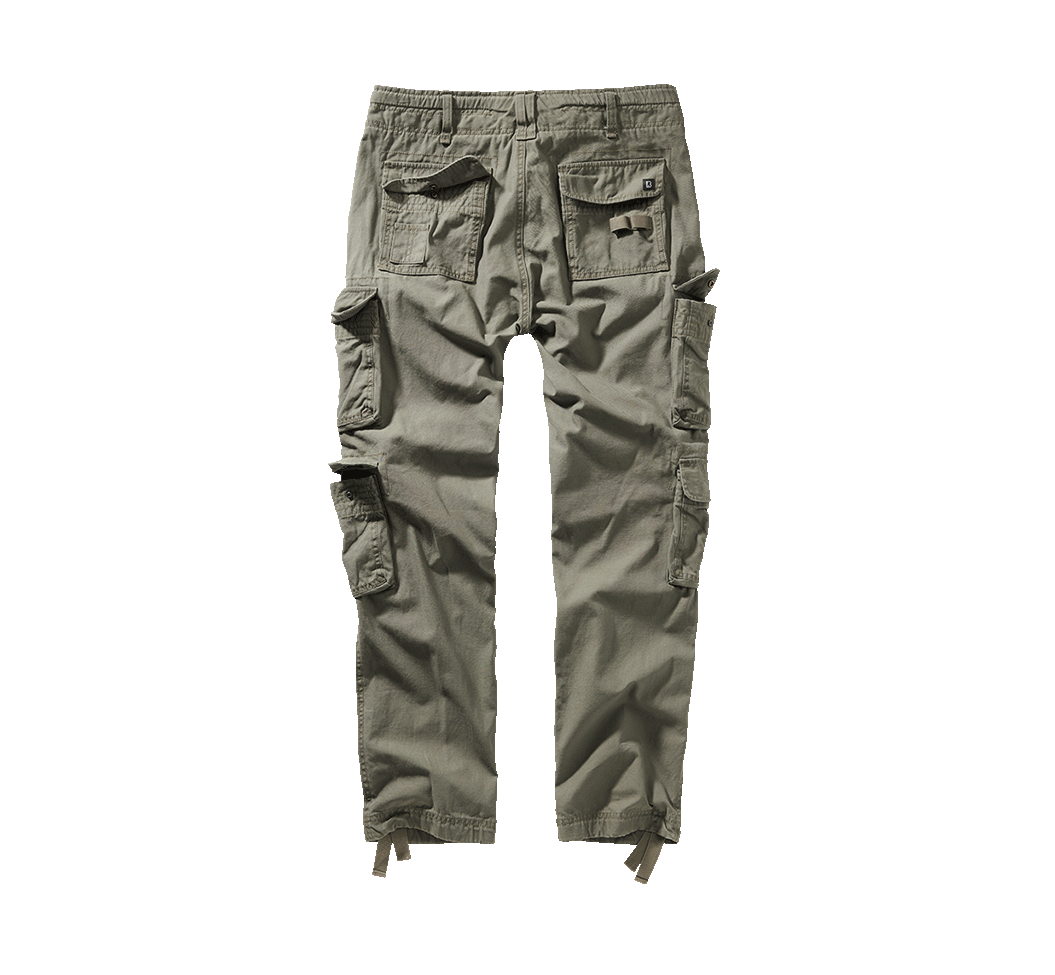 BRANDIT Pure Slim Fit Pants in Olive mit zwei markanten Gesässtaschen und stabilen Gürtelschlaufen.