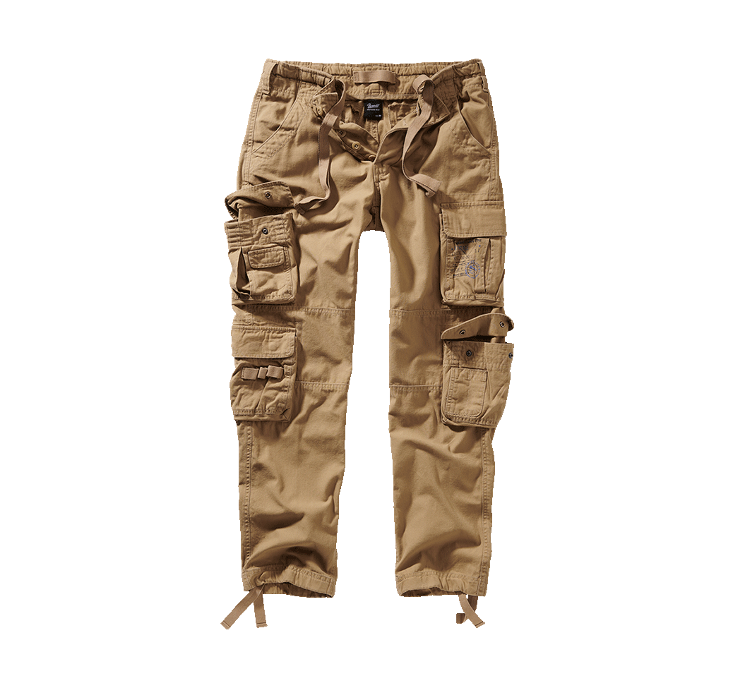 BRANDIT Pure Slim Fit Pants in Beige. Schmal geschnittene Herren Cargohose aus robuster Baumwolle.