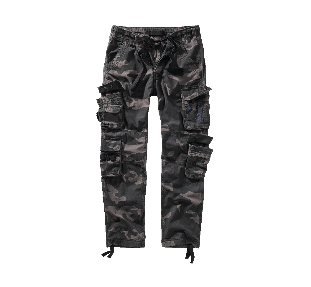 BRANDIT Pure Slim Fit Pants in Darkcamo. Schmal geschnittene Herren Cargohose mit dunklem Camouflage-Muster aus Baumwolle.