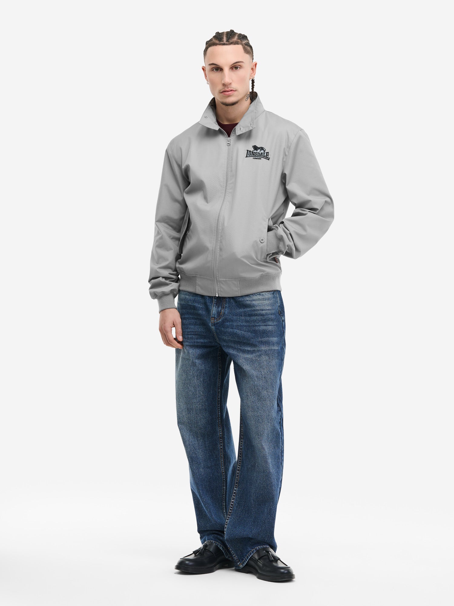 Graue Lonsdale Harrington Jacke, Frontansicht.