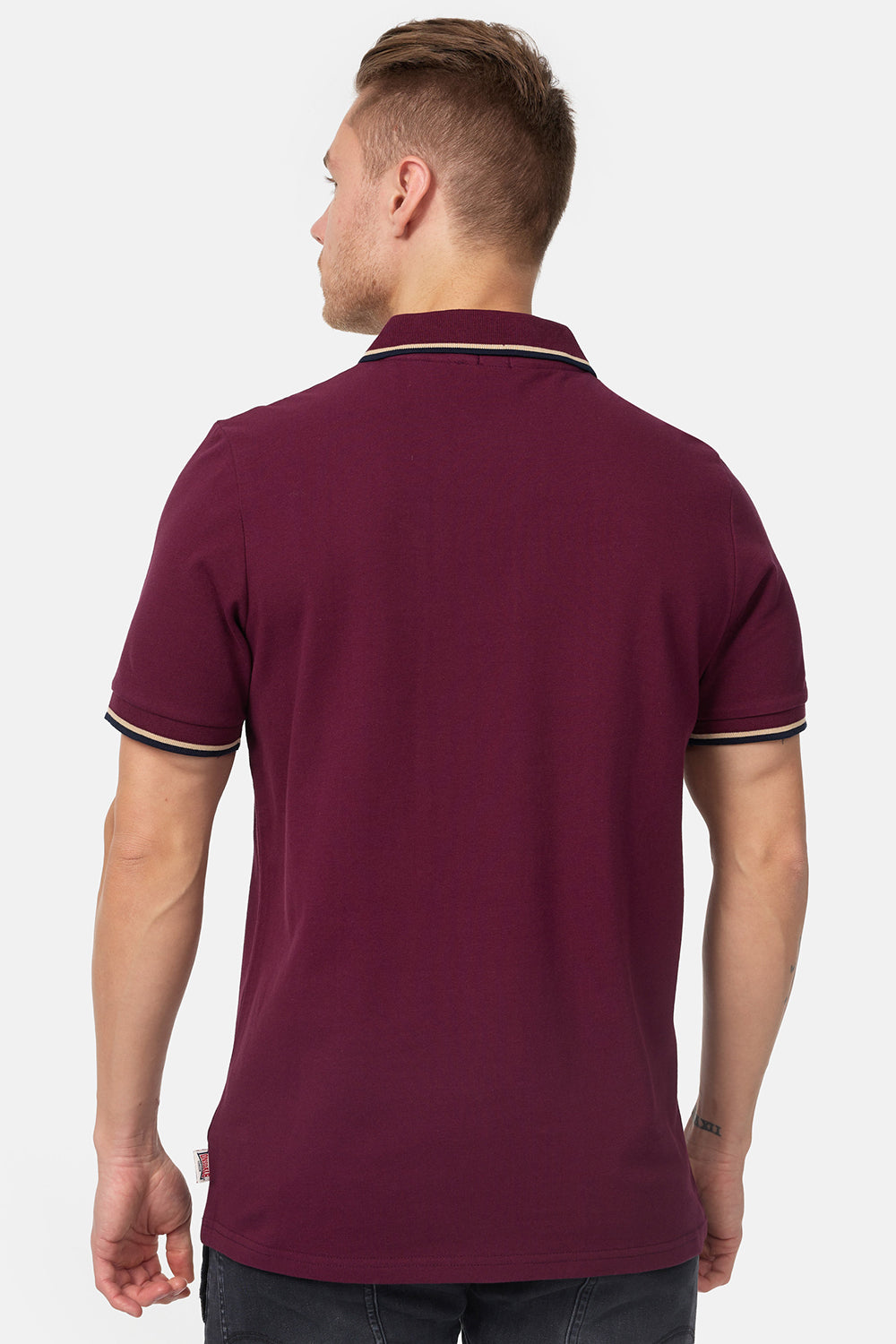 Lonsdale Lion Poloshirt – Zeitloser Klassiker in Oxblood.