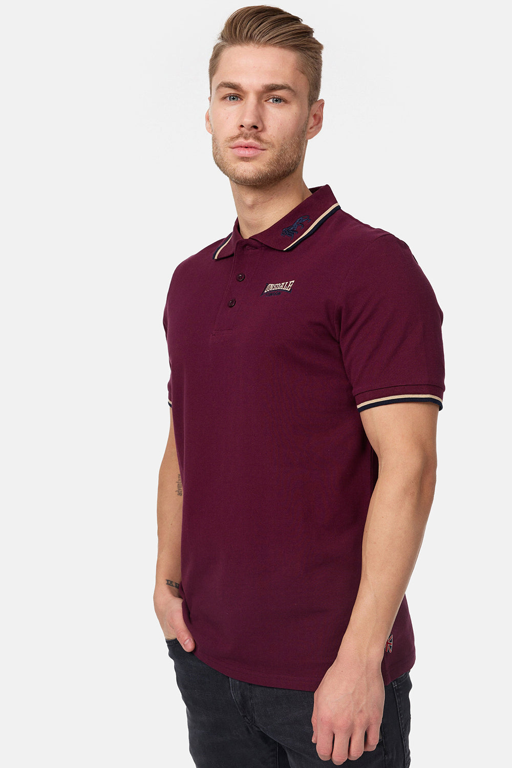 Lonsdale Lion Poloshirt – Zeitloser Klassiker in Oxblood.