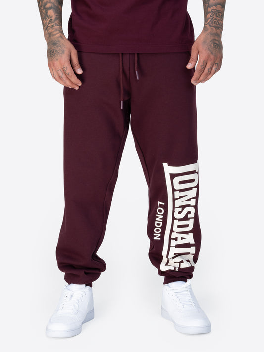Lonsdale Jogginghose oxblood in sportlichem Design, aus weichem Material mit elastischem Bund und Logo-Print an der Seite