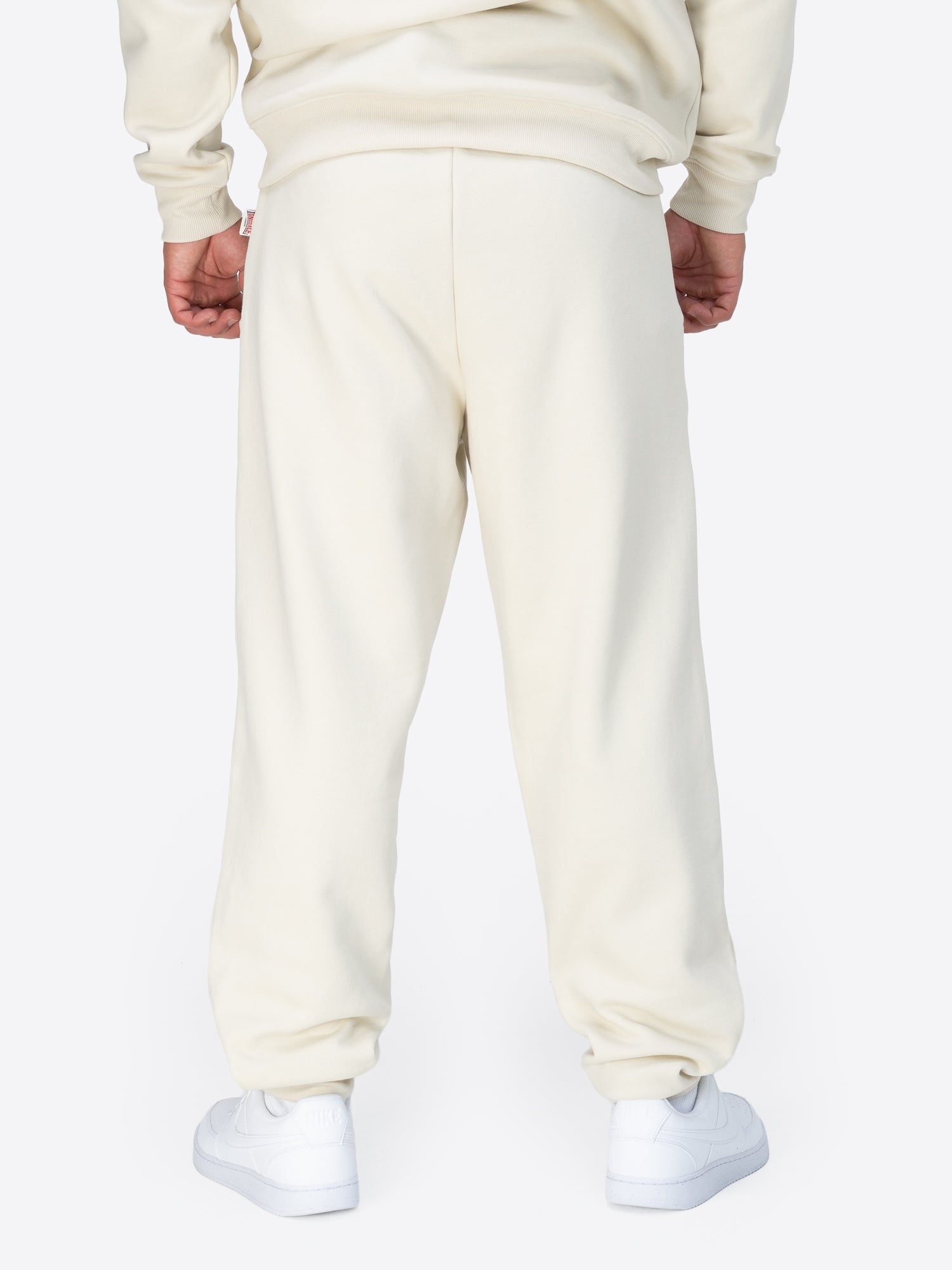 Lonsdale Jogginghose beige  in sportlichem Design, aus weichem Material mit elastischem Bund und Logo-Print an der Seite