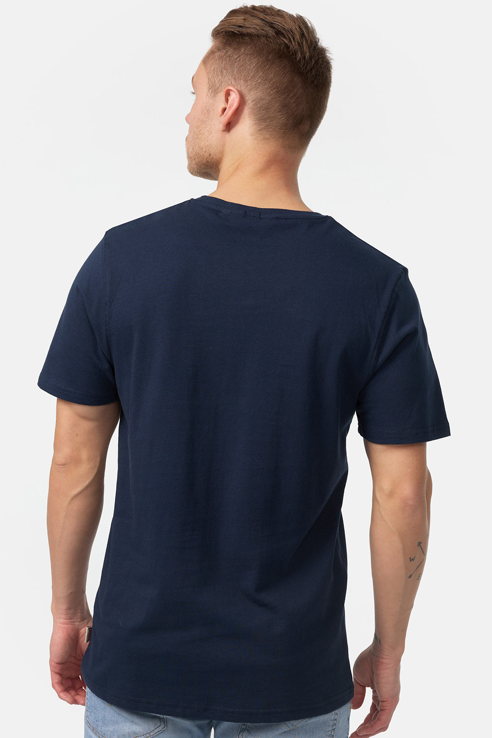 Rückansicht des navy blauen Lonsdale London Classic Herren T-Shirts aus Baumwolle im Slim Fit Schnitt.