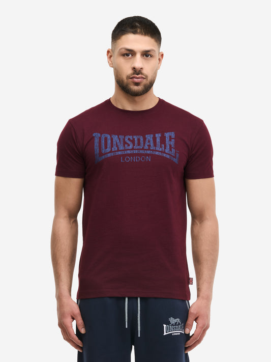 Lonsdale T-Shirt Oxblood Weinrot mit grossem Logo-Druck auf der Brust