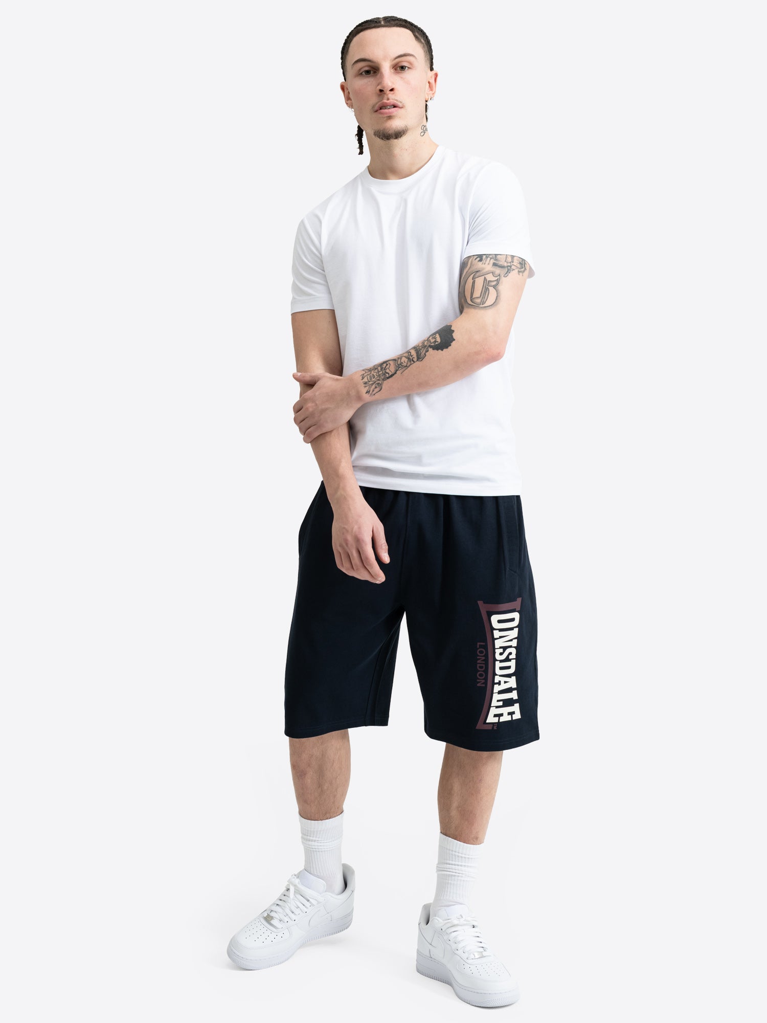  Dunkelblaue Lonsdale Logo Jam Herren-Shorts mit grossem Logo-Druck auf dem linken Hosenbein.