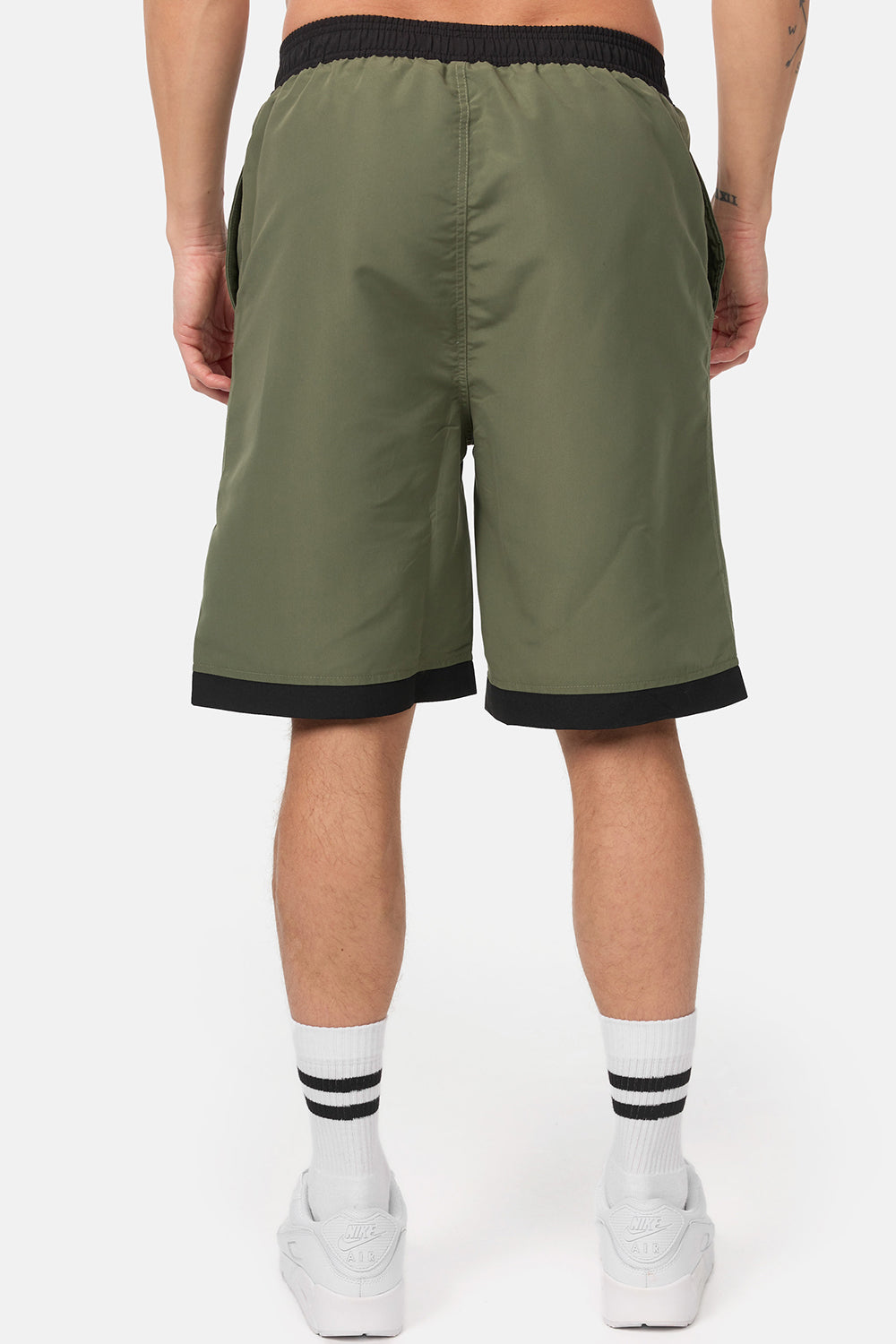 Lonsdale Badeshorts Oliv Rueckansicht elastischer Bund