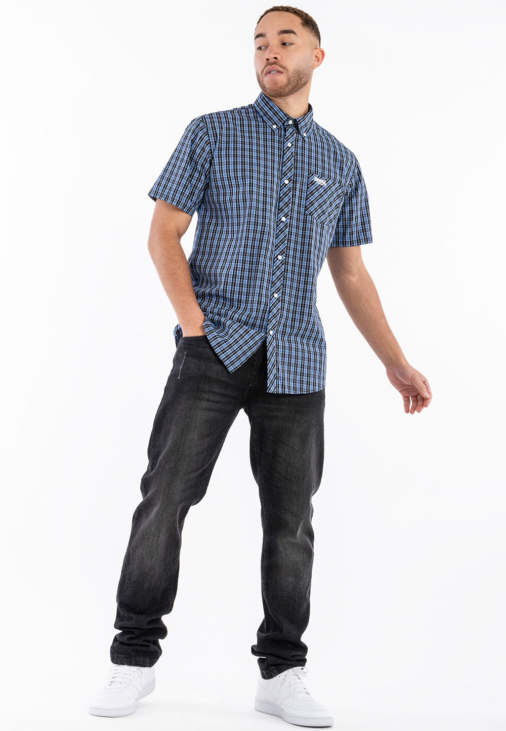 Lonsdale Brixworth Hemd Blau-Weiss kariert, Slim Fit Kurzarmhemd für Herren mit Button-Down-Kragen.