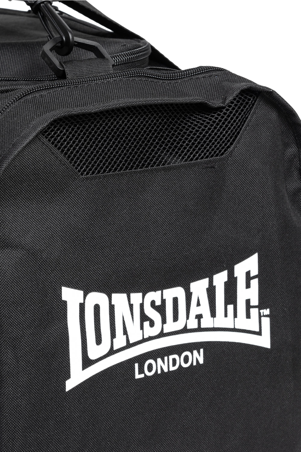 Mittelgrosse schwarze Lonsdale Sporttasche für Herren mit weißem Logo und Schultergurt.