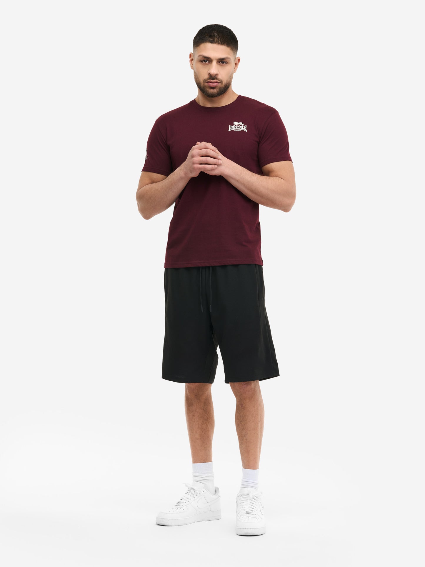 Lonsdale Herren T-Shirt Oxblood mit Logo-Druck auf der Brust.
