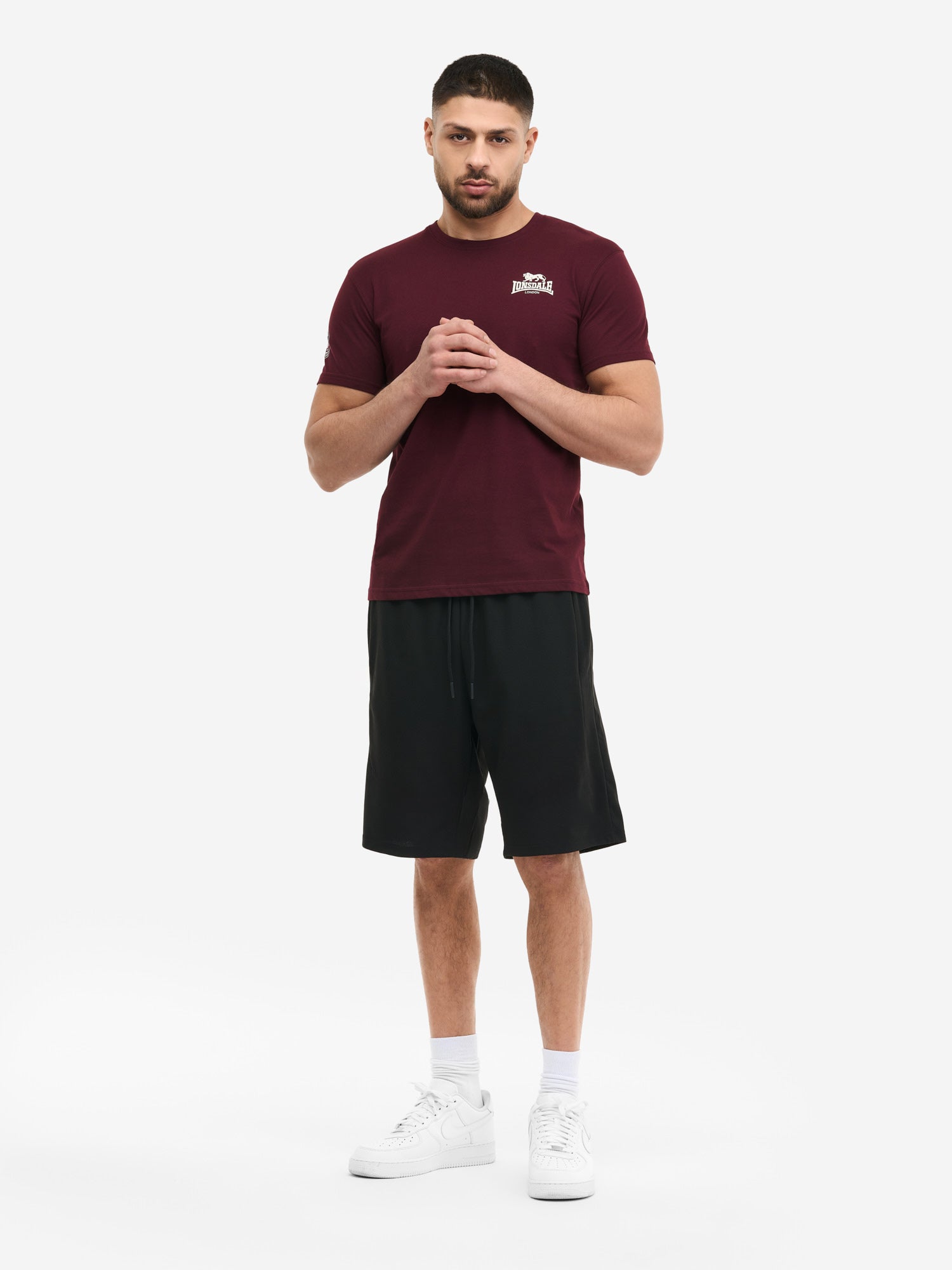 Lonsdale Herren T-Shirt Oxblood mit Logo-Druck auf der Brust.