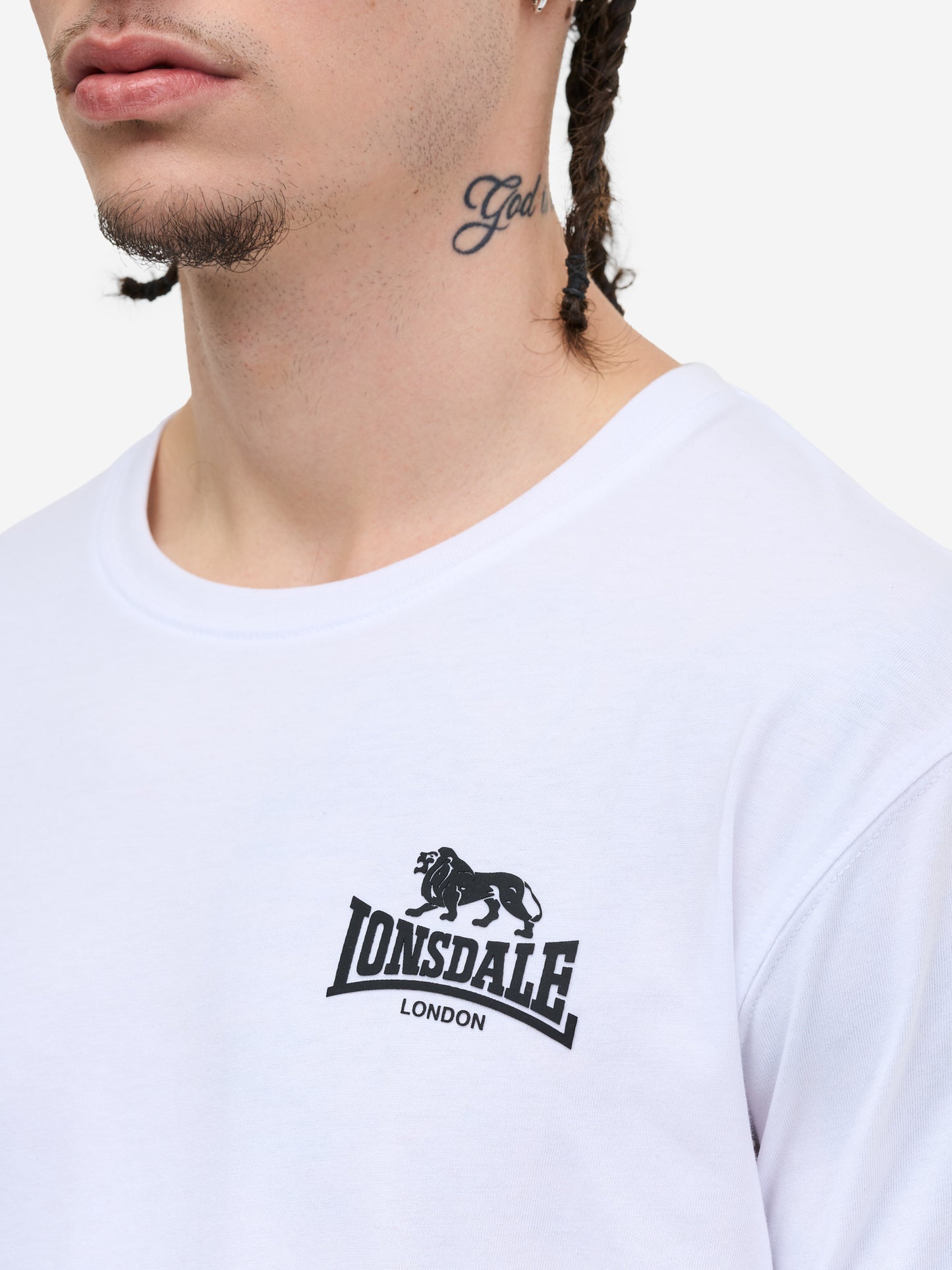 Weisses Lonsdale Herren T-Shirt mit Logo-Druck auf der Brust.