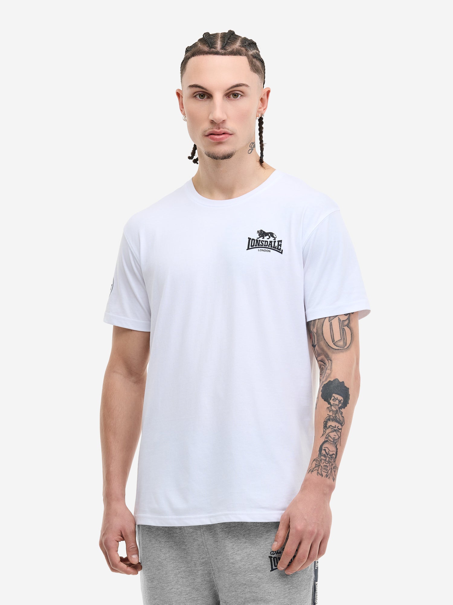Weisses Lonsdale Herren T-Shirt mit Logo-Druck auf der Brust.