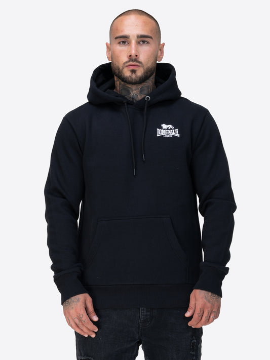 Schwarzer Lonsdale Talmine Kapuzenpullover mit Kängurutasche und verstellbarem Kordelzug an der Kapuze. Klassisches Design mit dezentem Lonsdale-Logo auf der Brust
