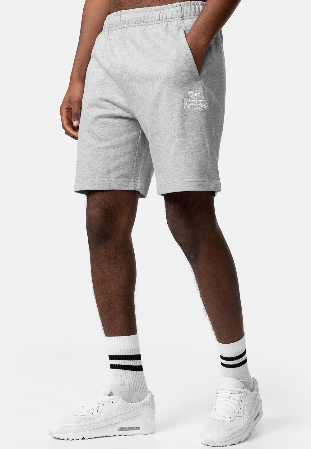 Lonsdale Herren Shorts in Grau-Melange mit kleiner Logo-Stickerei und Taschen.