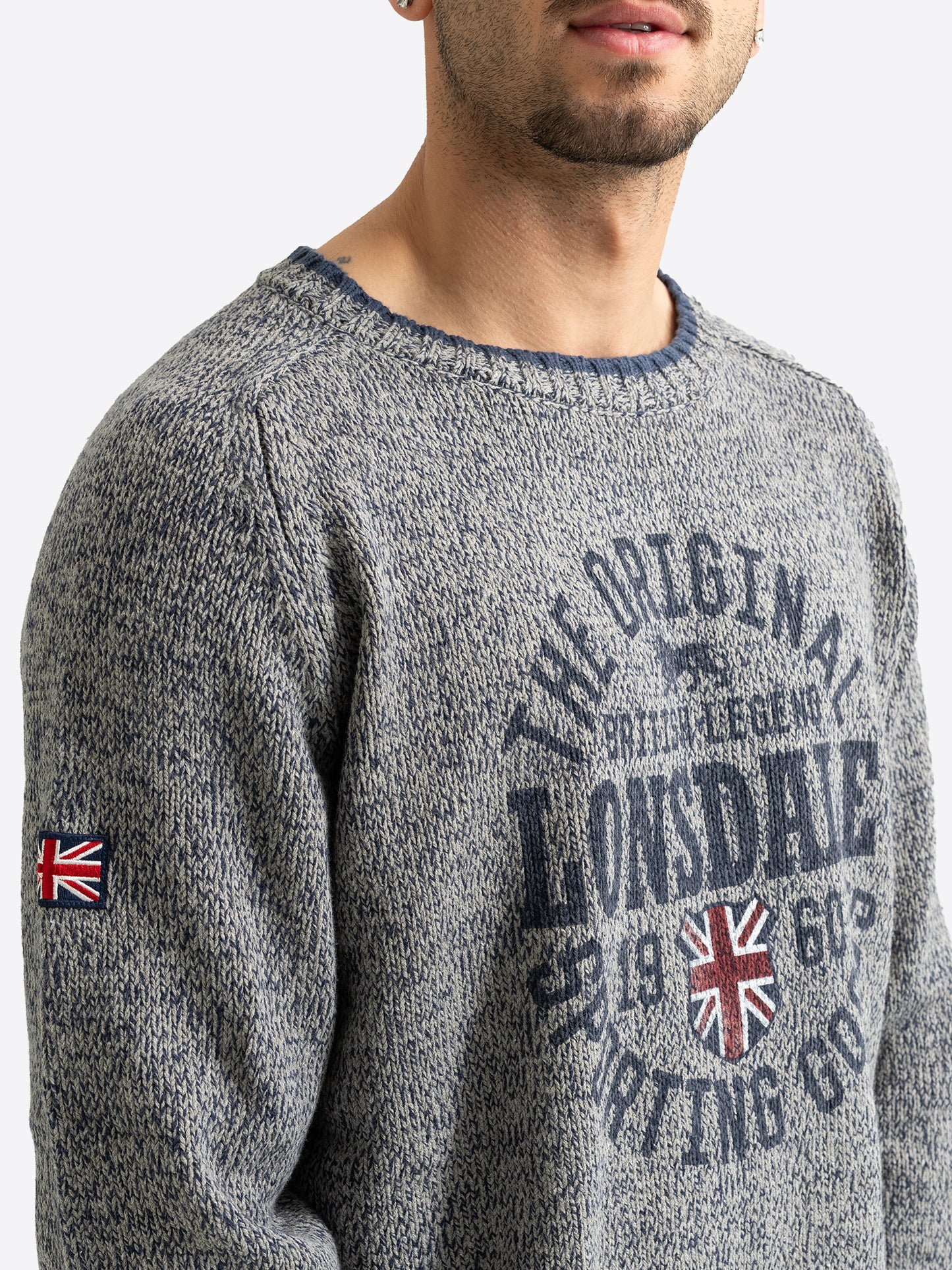 Grauer Lonsdale Strickpullover für Herren mit Rundhalsausschnitt und Logo-Print.