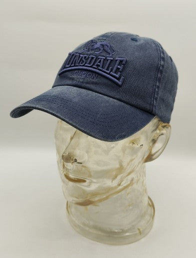 Lonsdale Snapback Cap Eastburn in Washed Navy mit toniger Logo-Stickerei auf der Vorderseite.