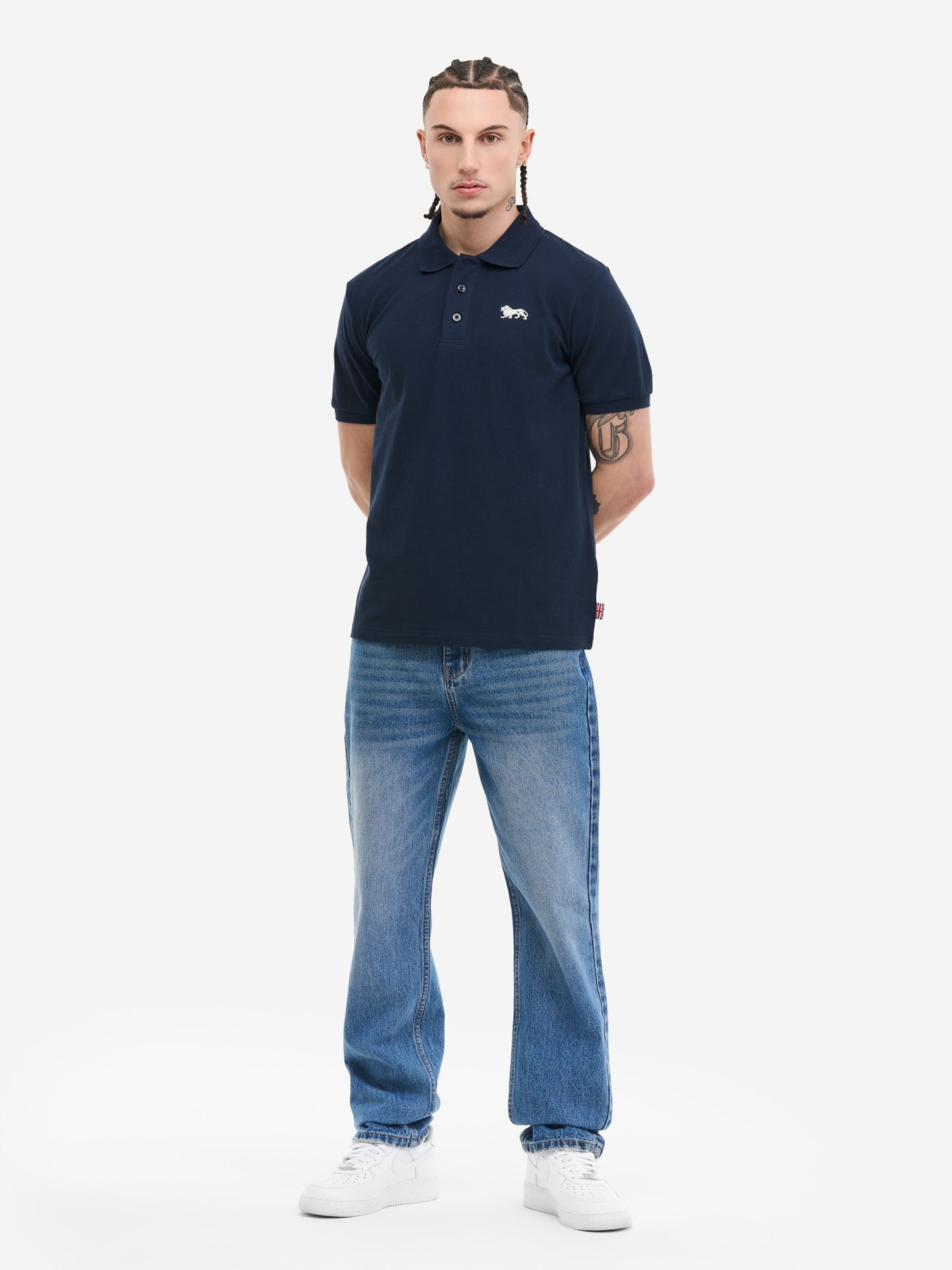 Lonsdale Poloshirt Navy mit gesticktem Löwen.