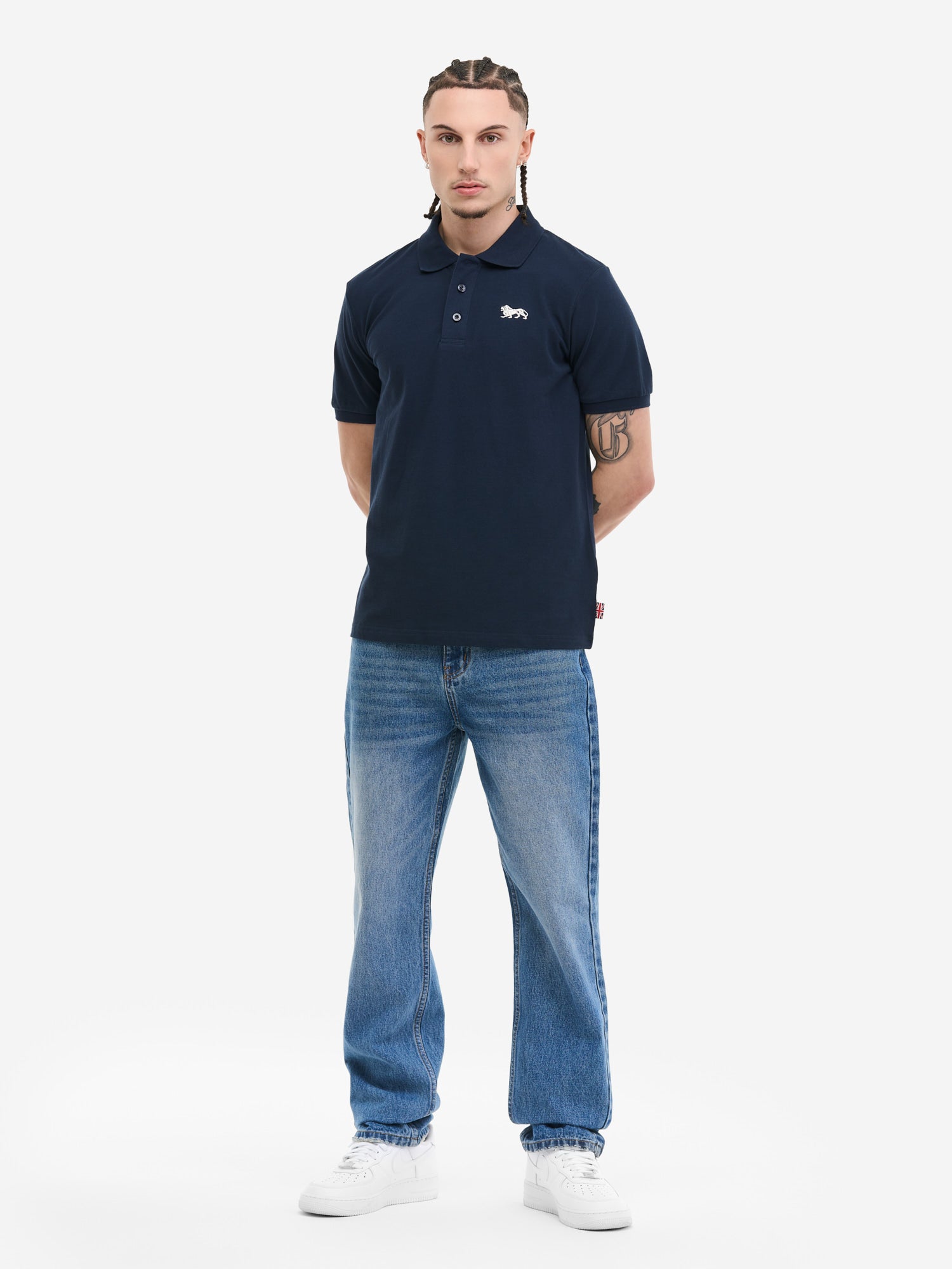 Lonsdale Poloshirt Navy mit gesticktem Löwen.