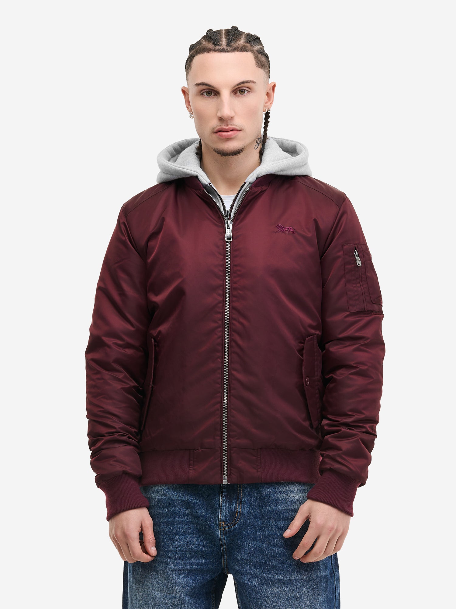 Weinrote Lonsdale Bomberjacke für Herren mit hellgrauem Kapuzeneinsatz in schmaler Passform.