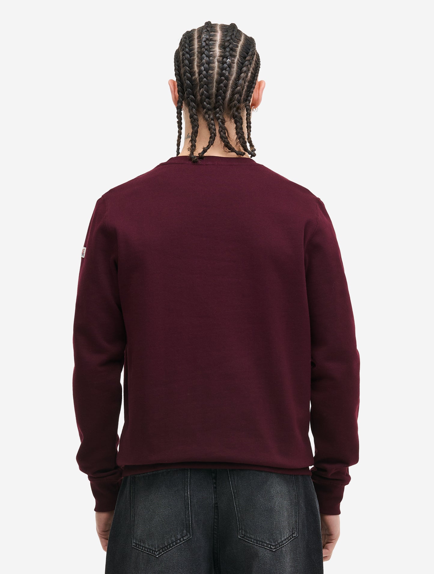 Rückenansicht Lonsdale Sweatshirt Berger in Oxblood mit grosser Logo-Applikation auf der Brust.