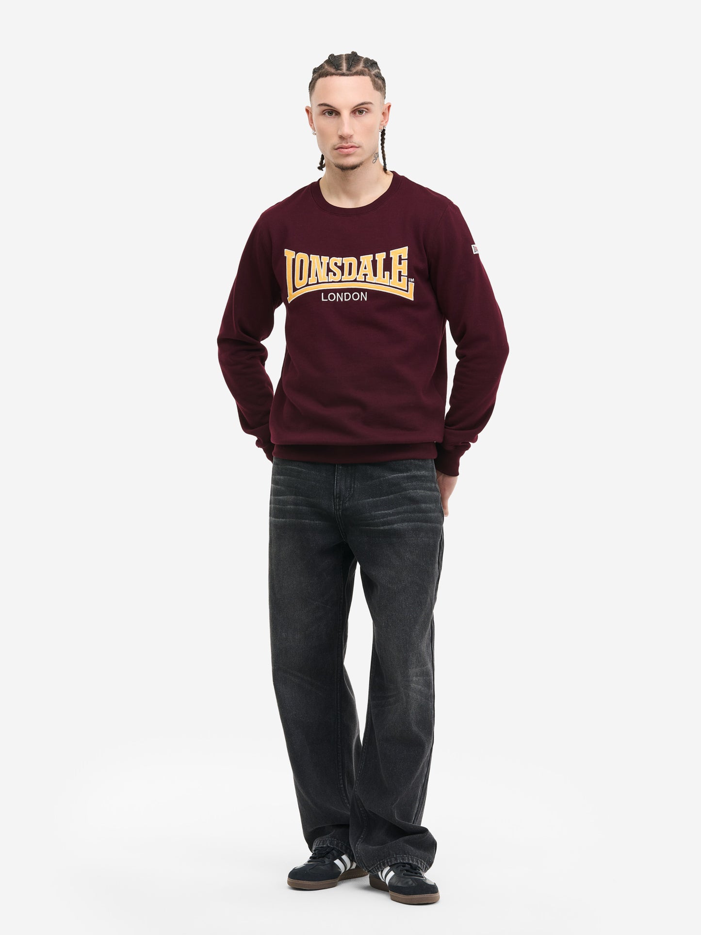 Lonsdale Sweatshirt Berger in Oxblood mit grosser Logo-Applikation auf der Brust.